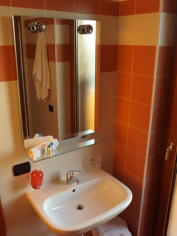 Bed & Breakfast La Villetta Botricello Værelse billede